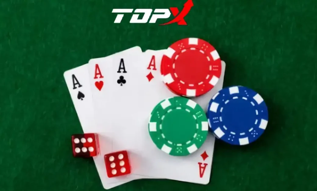 Imagen de marca de TopX: ases y fichas sobre tapete verde